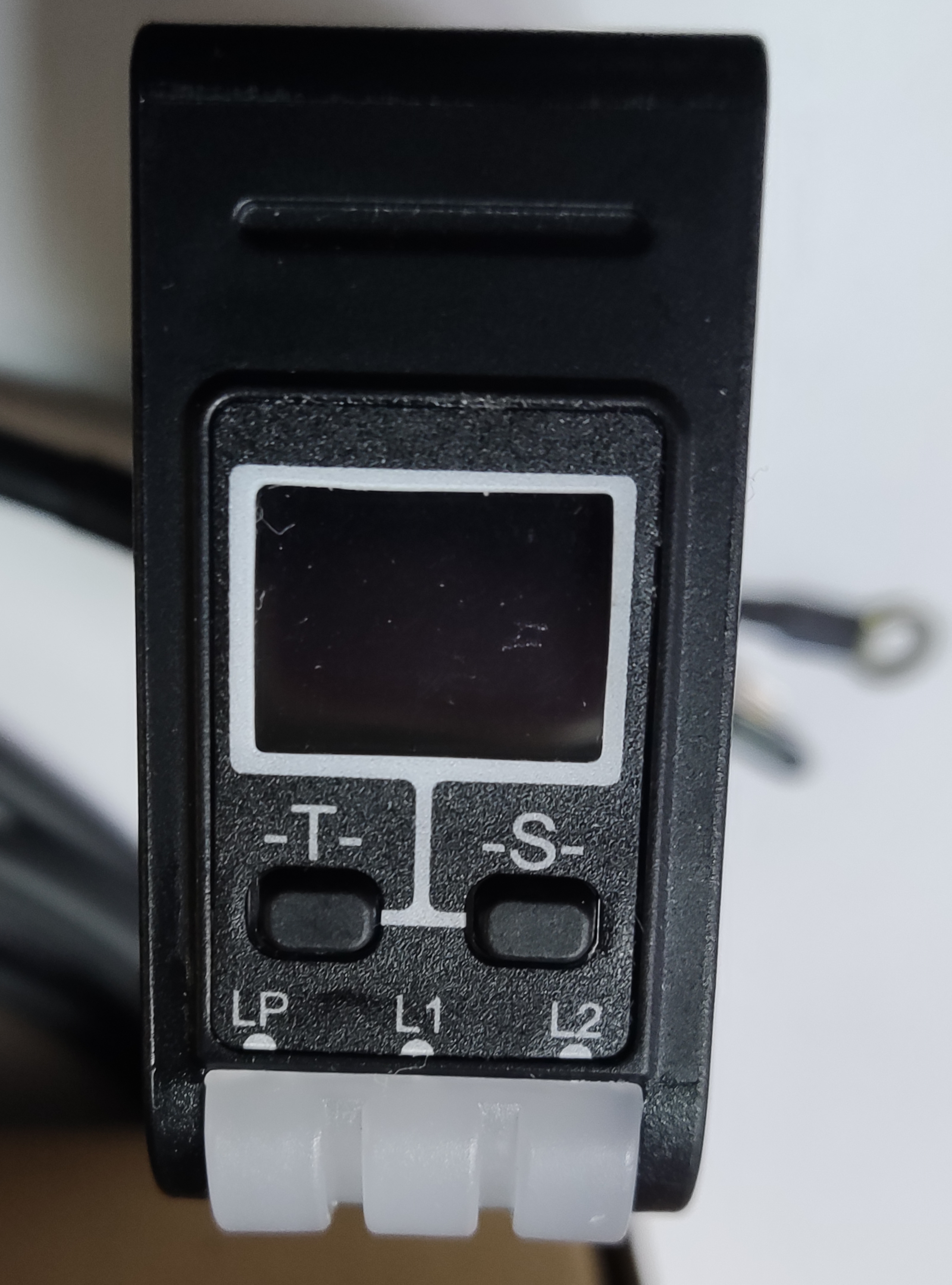 Оптический датчик расстояния LANBAO PDB-CM8TGU